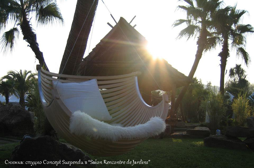 ../pictures/pic_big/news/1358803901_04-pendant-garden-chairs gallery.JPG